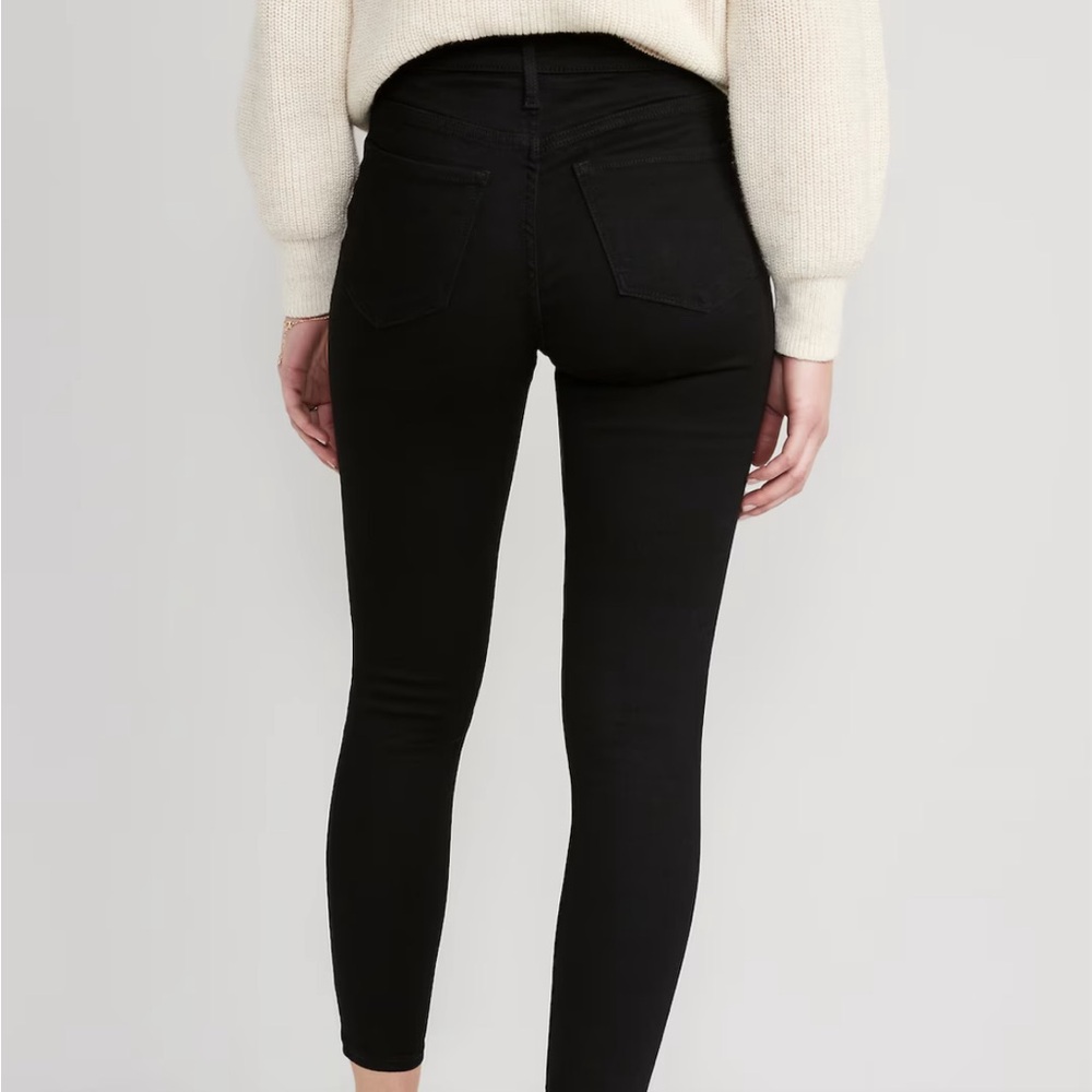 NWT Old Navy Rockstar Skinny Jeans